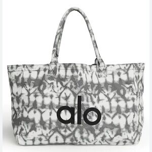 New Alo Yoga Iconic Shopper Tote In Grey Tiedye
